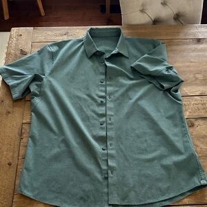 Men's Green Short Sleeve Lululemon Shirt